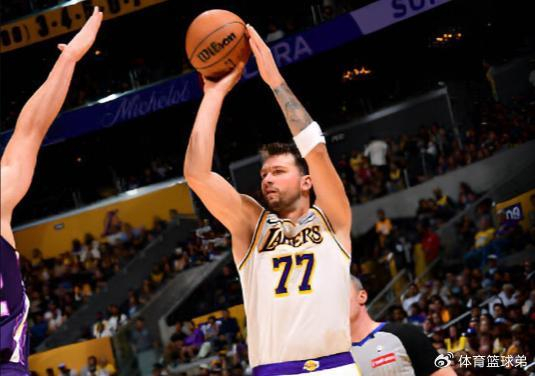 狂胜28分,又24分大胜!NBA最神奇队伍诞生,老詹要冲击第5冠|湖人|勒布朗·詹姆斯|俄克拉荷马雷霆队|勒布朗-詹姆斯|尼古拉-约基奇_新浪体育_新浪新闻