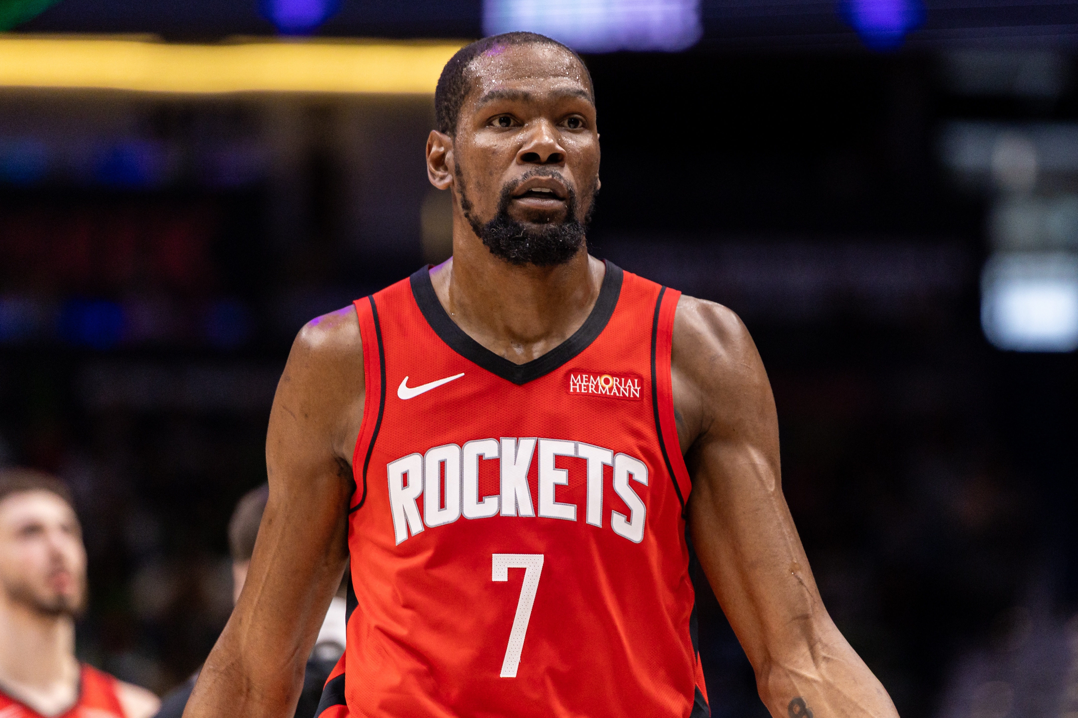 新球体育-NBA球员收入哪家强?乔丹45亿居首 LBJ压奥胖 科五库六&三少前十